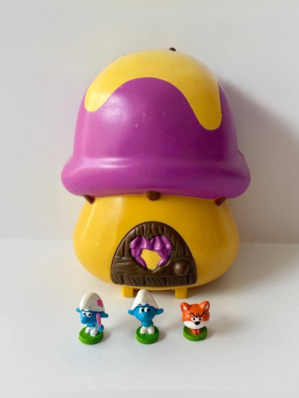 2009 Polly pocket style Smurf playset